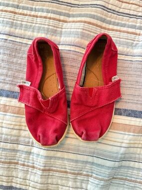 Toms Kids Slip-On Canvas Sneakers in Red
